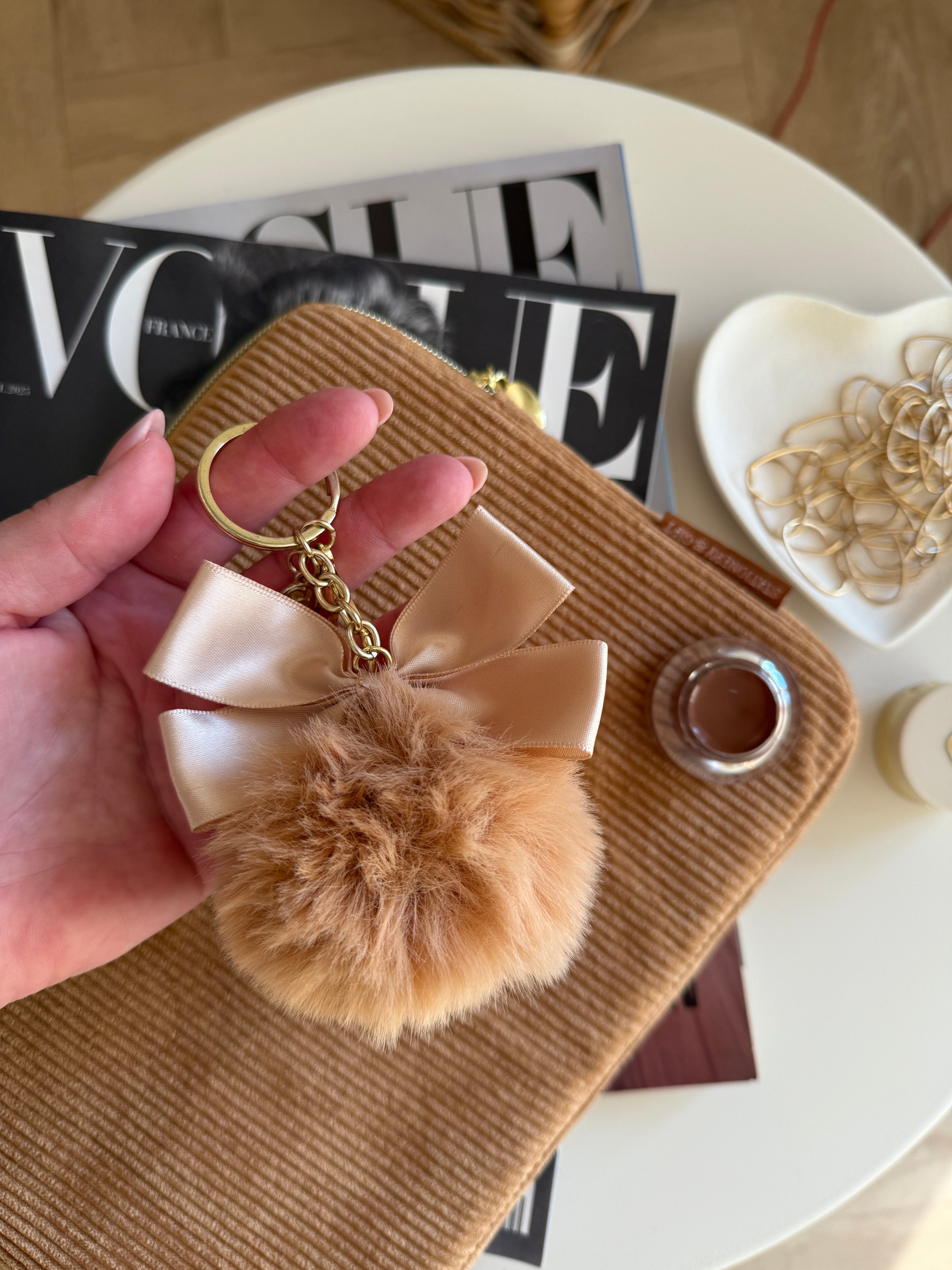 Sleutelhanger | Fluffy Bal & Strik Beige