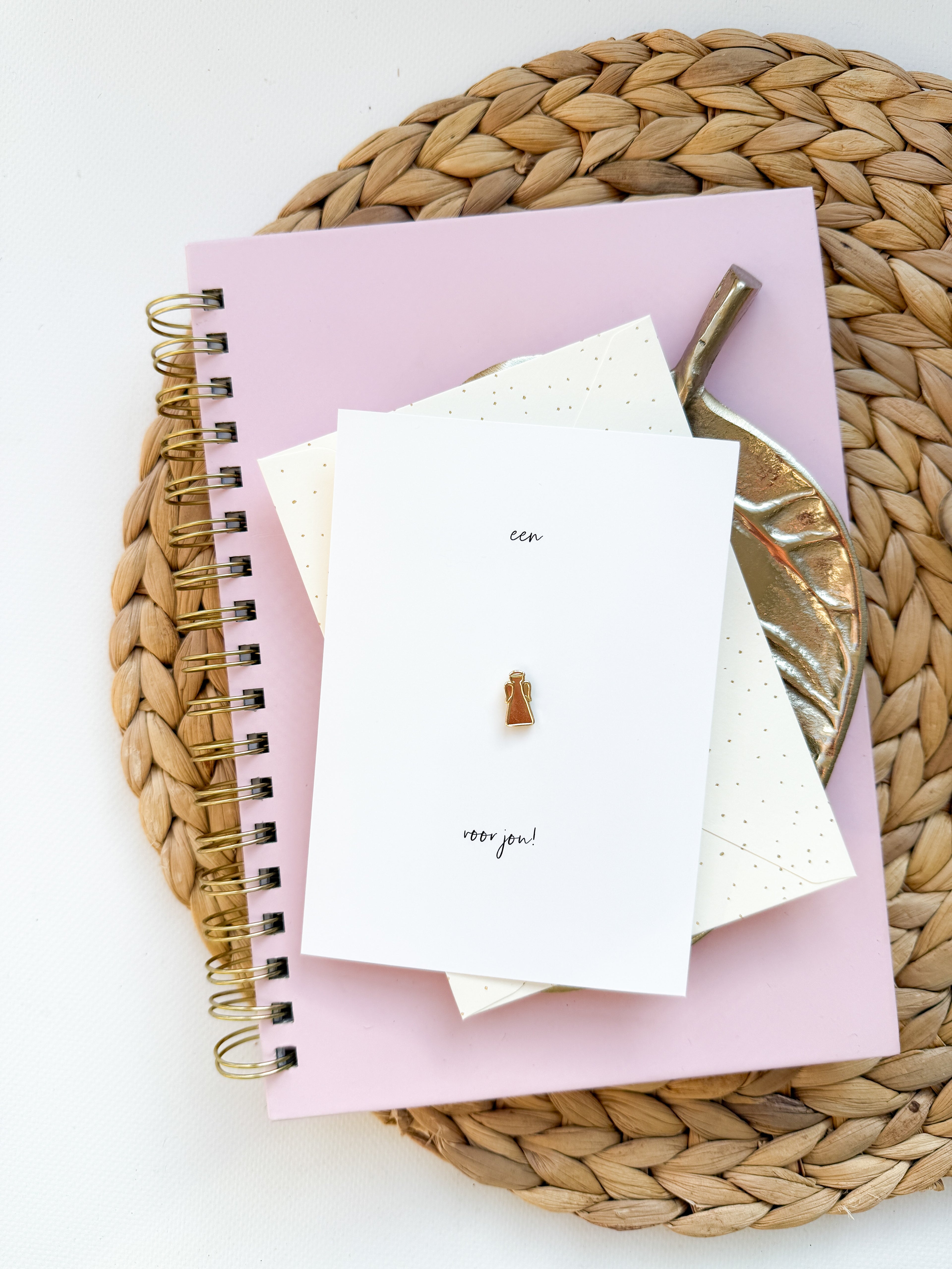 Wenskaart met Pin | Een ENGELTJE voor jou | met een gouden pin ( incl. envelop )