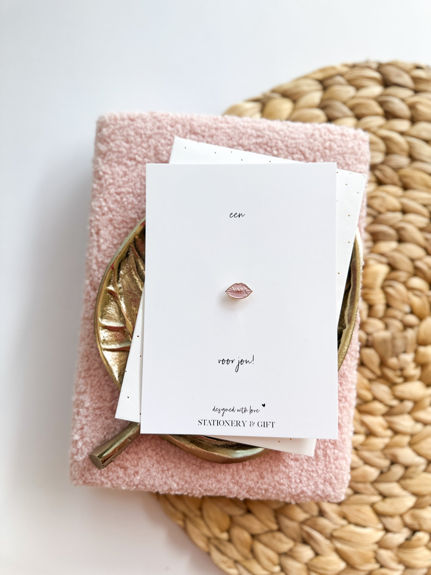 Greeting Card with Pin | A kiss for you! | Pink (with envelope!)