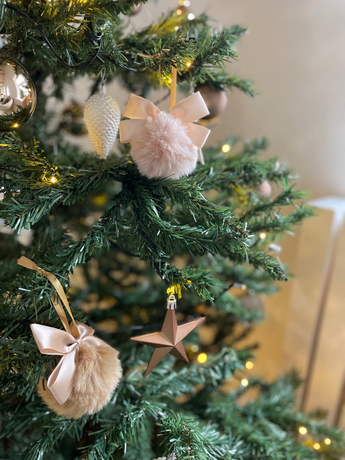 Fluffy Kerstbal | Roze