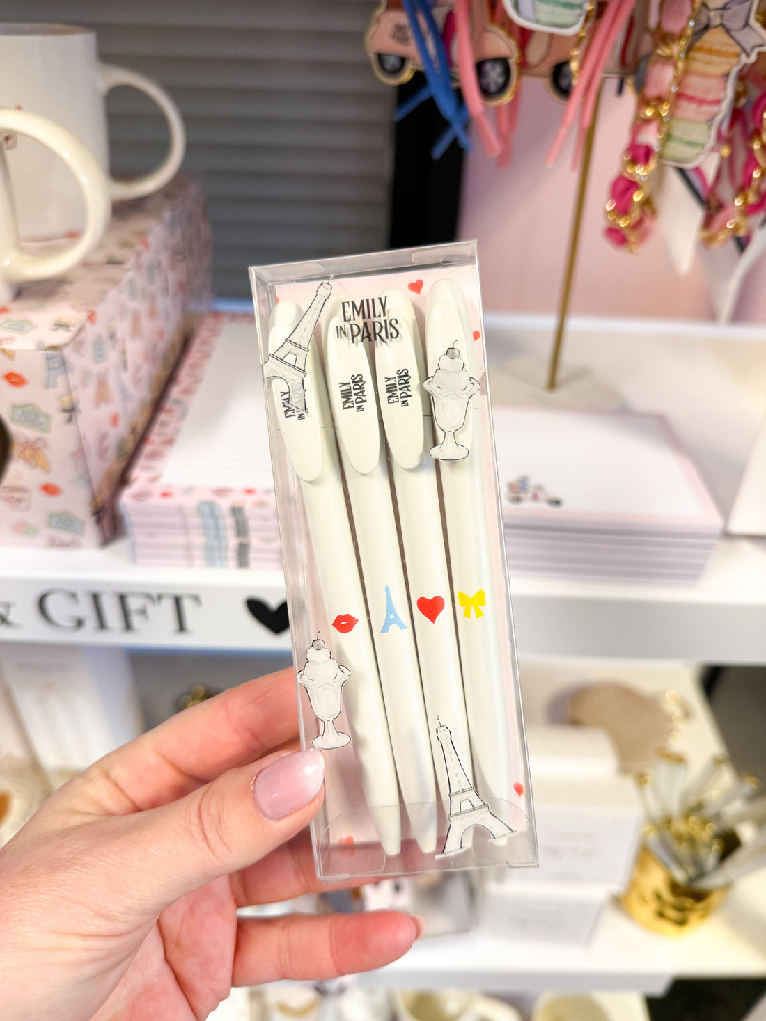 Emily in Paris | Pennenset